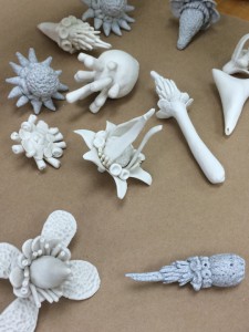 Eva Champagne's Little Porcelain Sculptures 