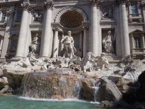 Trevi Fountain!!! My fav <333
