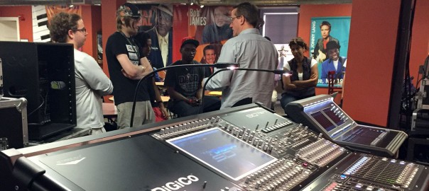 Matt Larson demonstrates technology to MIRA students