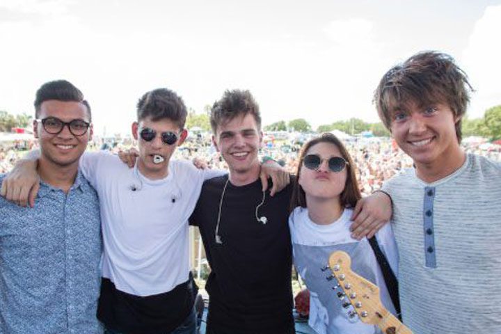 Photo of Miroux band members