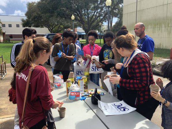 Middle School students receive campus tour